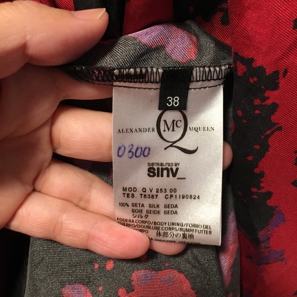 Alexandra McQueen silk top size 38 - Picture 3 of 5